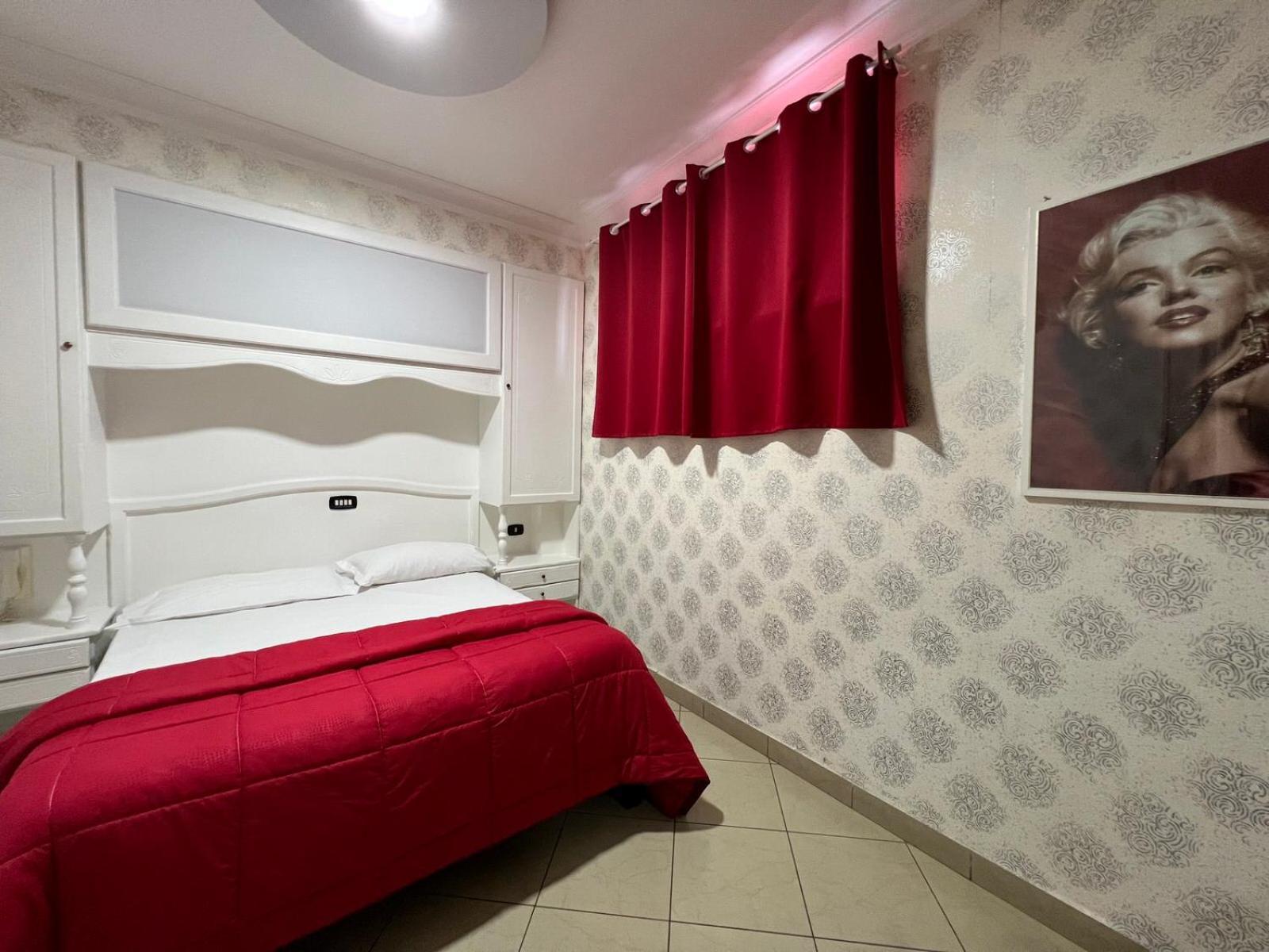 Tiffany Hotel Varcaturo