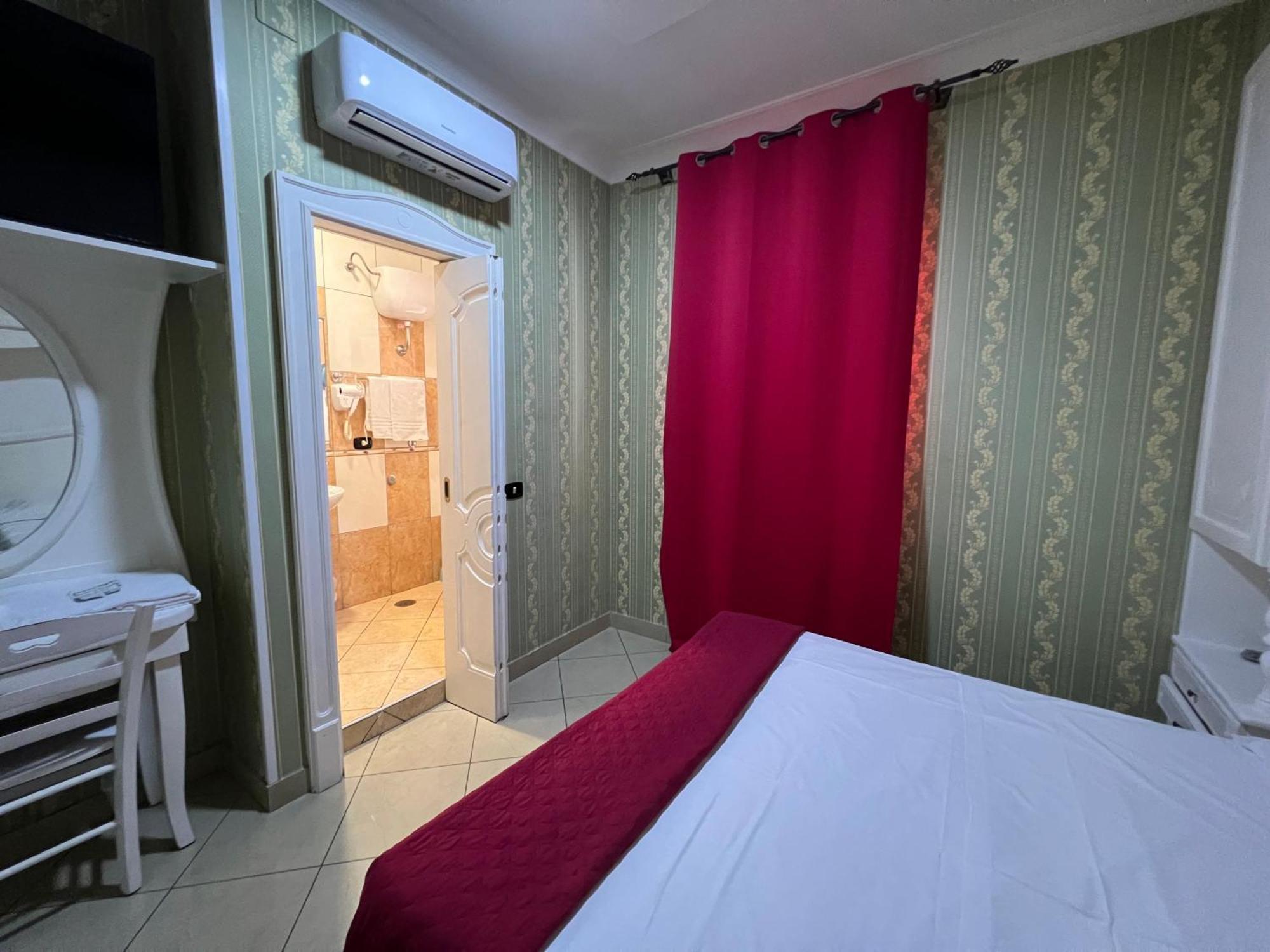 Tiffany Hotel 3*