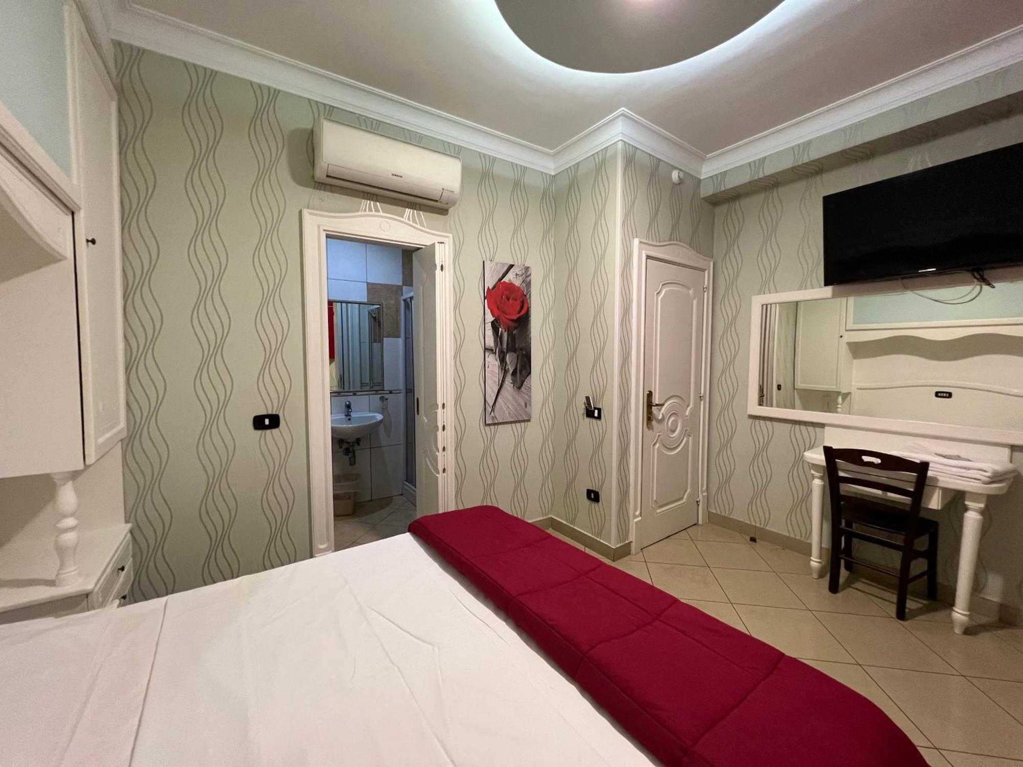 Tiffany Hotel 3*